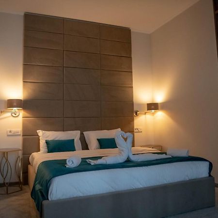 בראליה Unique Garden Hotel מראה חיצוני תמונה