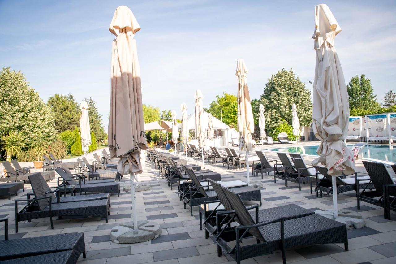 בראליה Unique Garden Hotel מראה חיצוני תמונה
