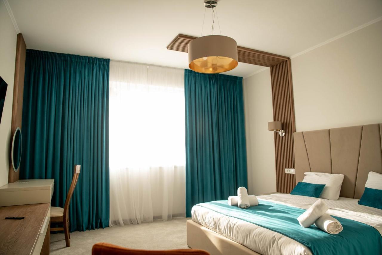 בראליה Unique Garden Hotel מראה חיצוני תמונה